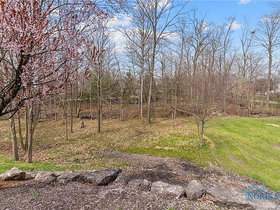 4th image of 1640 Deer Creek Dr
