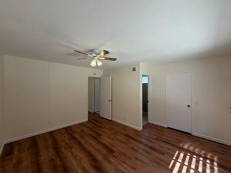 6645 Amberly St — Photo 16