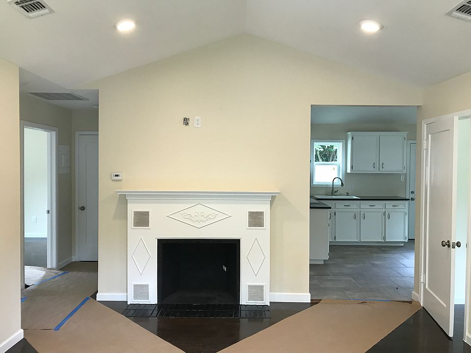 1st image of 969 N Liberty Ave