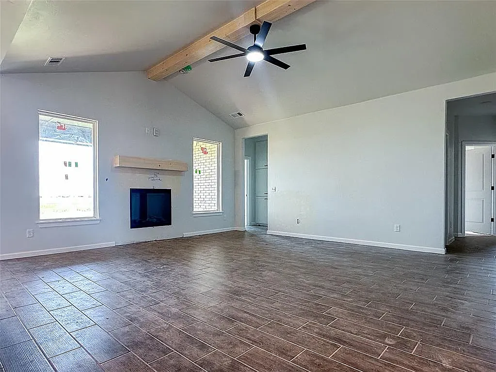 4 bed, 1967 sqft, $2,200 — Photo 3