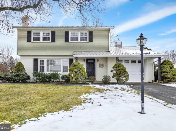 3460 Sycamore Rd, Dover, PA 17315