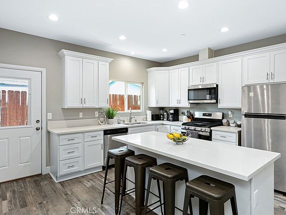 5th image of 14415 Pontlavoy Ave