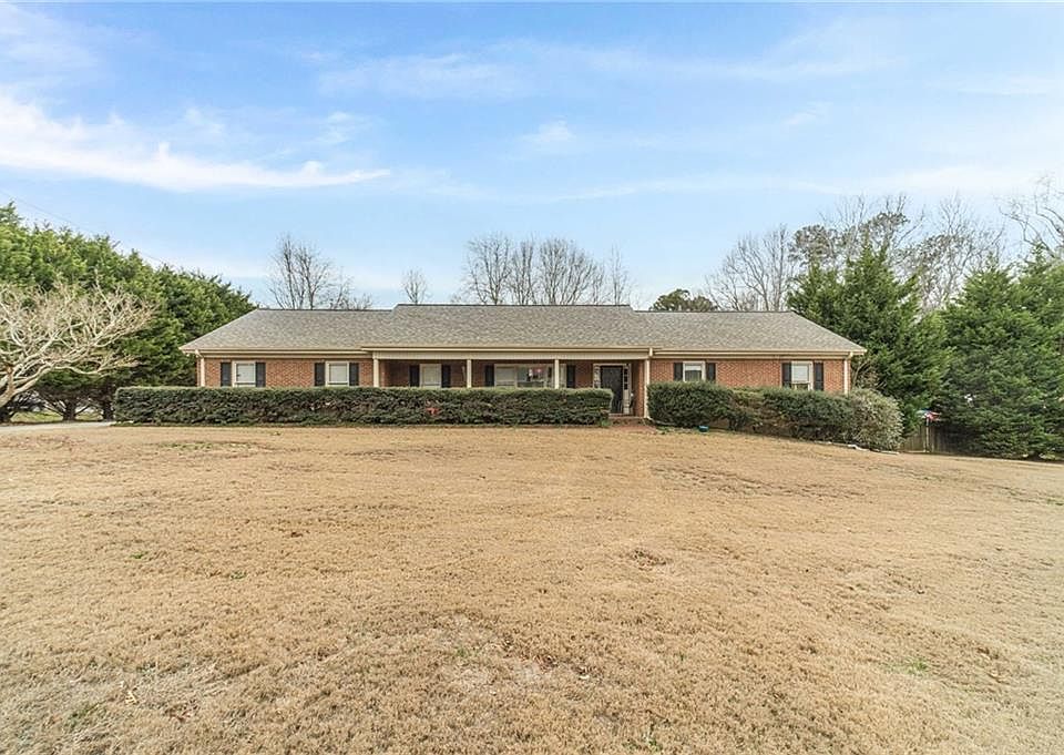 1st image of 2128 Pinehurst Ln