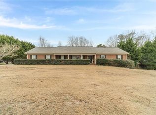 2128 Pinehurst Ln, Snellville, GA 30078