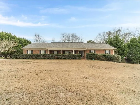 2128 Pinehurst Ln, Snellville, GA 30078