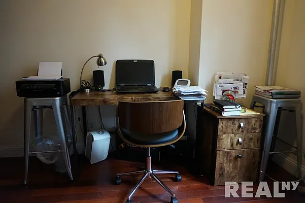 Rented by REAL New York | media 19