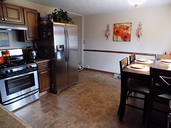 Eat in kitchen