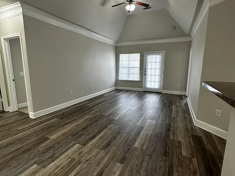 Lafayette Gardens Apartments — Photo 19