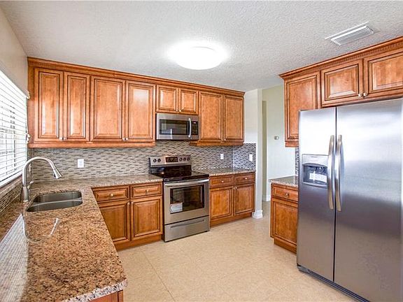 3rd image of 2141 Allspice Ave