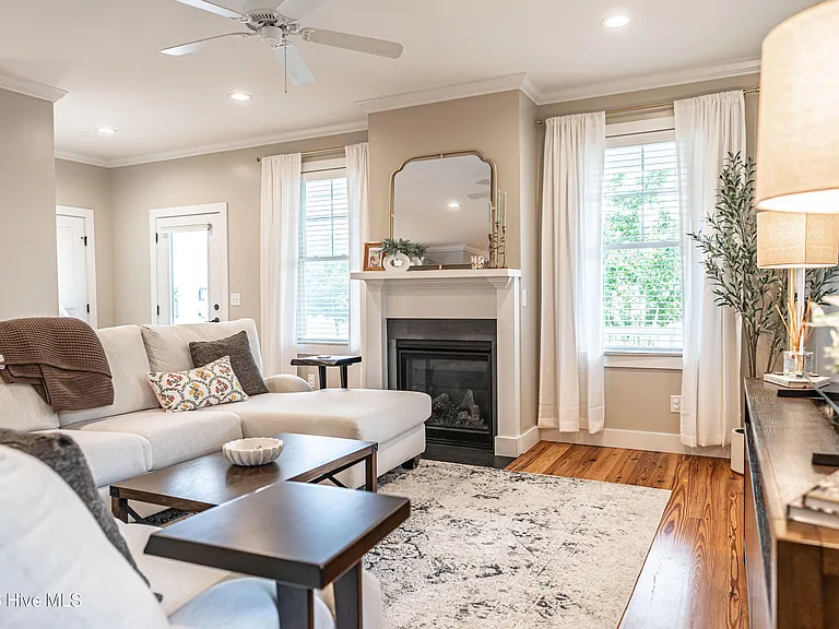 420 Manning Sq — Photo 6