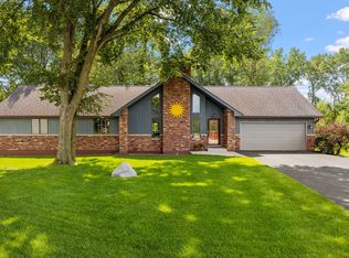 525 6th St, Lemont, IL 60439