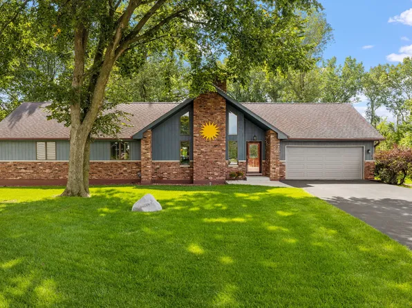525 6th St, Lemont, IL 60439