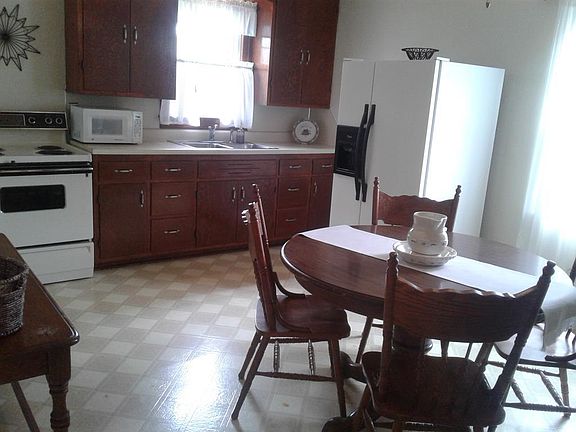 5th image of 1230 Maple Ave