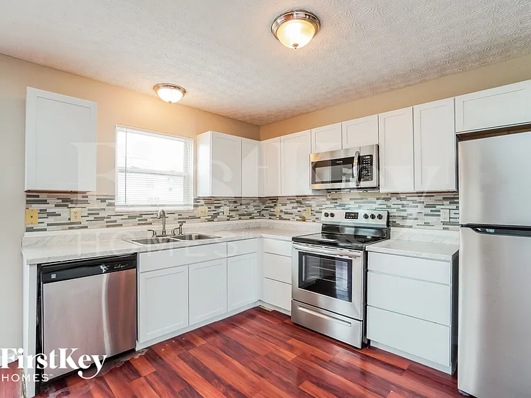 2926 Fenwood Dr — Photo 9