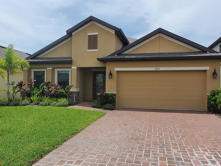 4227 Broomsedge Cir — Photo 4