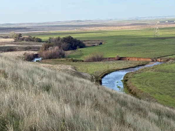 Dunton Rd, Oakdale, CA 95361