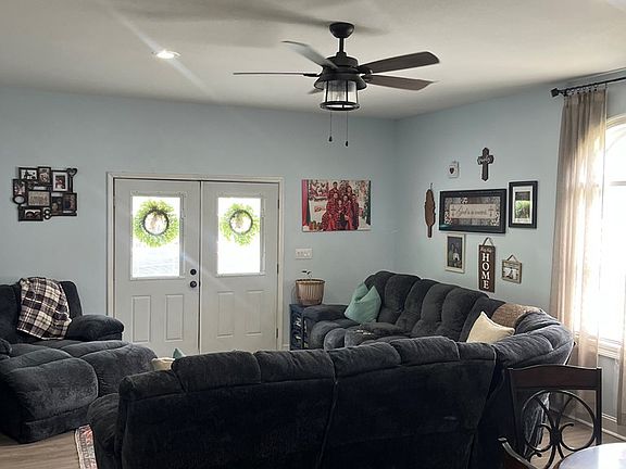 4th image of 107 Rosewood Dr