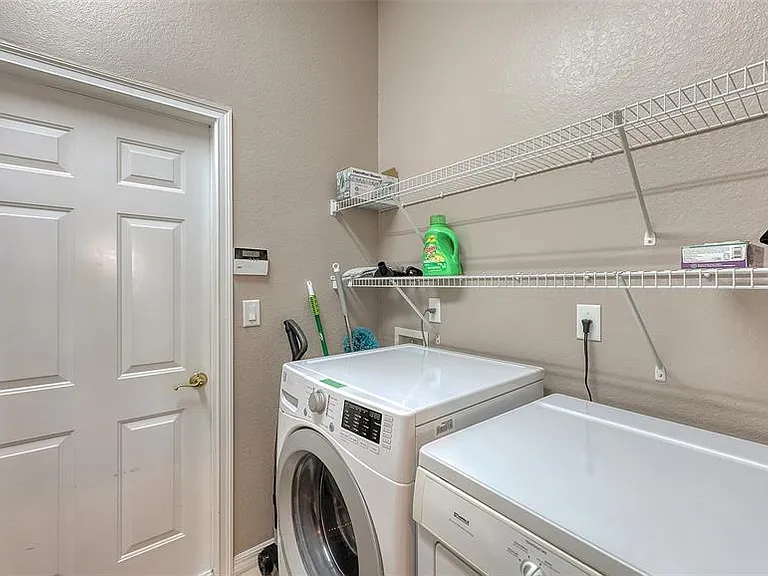 121 Savona Way — Photo 32