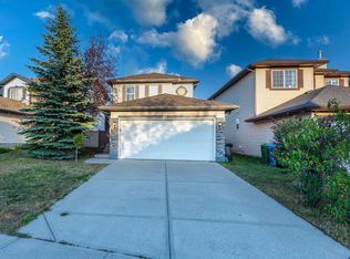 49 Rocky Ridge Sq W, Calgary, AB T3G 4E5