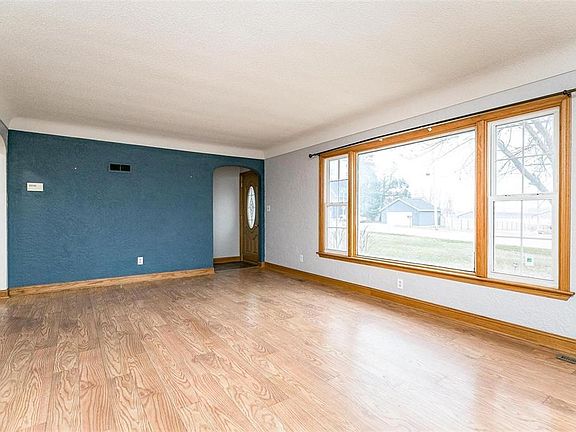 4th image of 2800 12th Ave SW