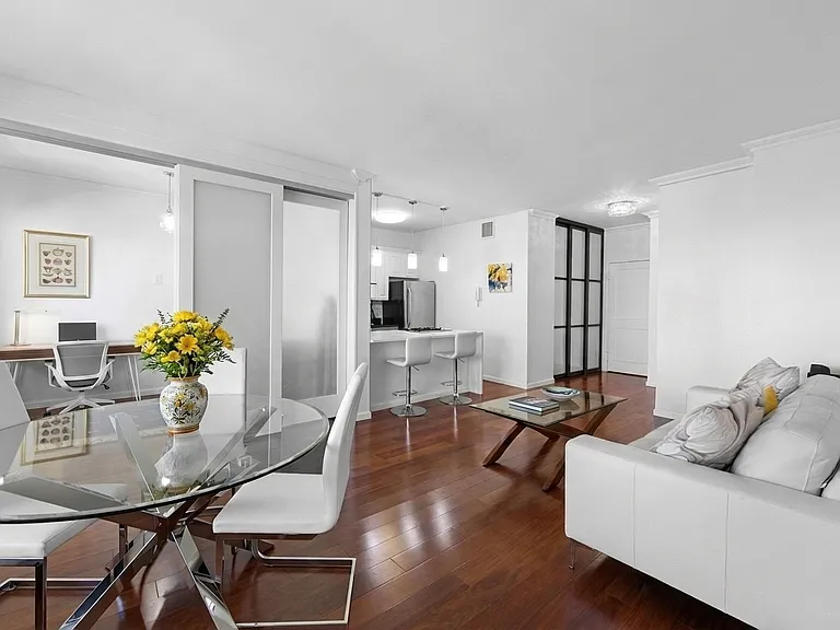 58 W 58th St #27A — Photo 4
