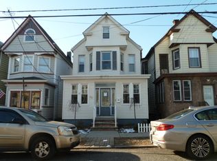 30 W 44th St, Bayonne, NJ 07002