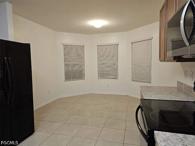 114 SE 3rd St — Photo 5