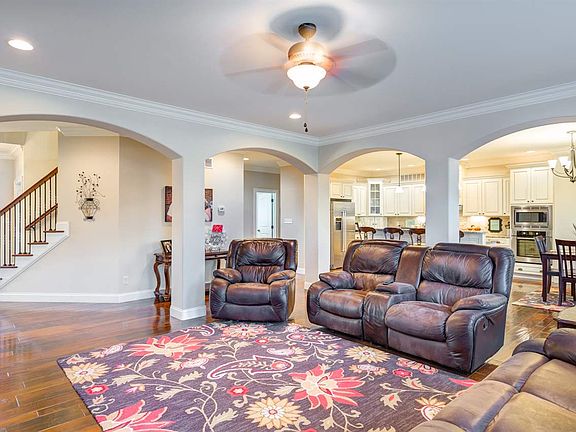 3rd image of 10444 Ashton Ct