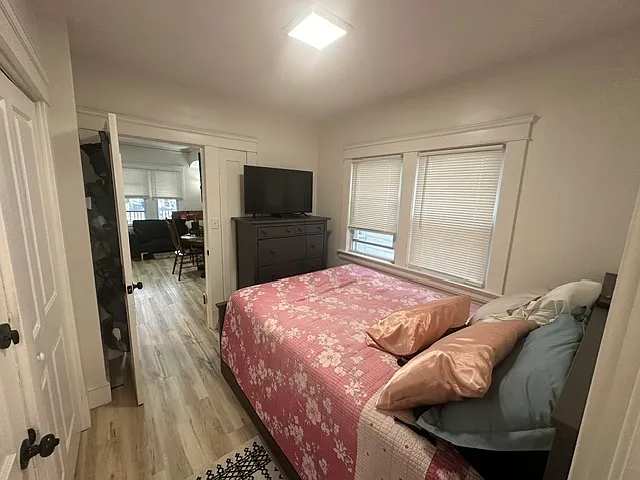 1881 W 48th St #1 — Photo 11