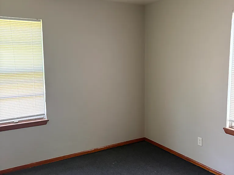 5412 S Rockwood Ave — Photo 8