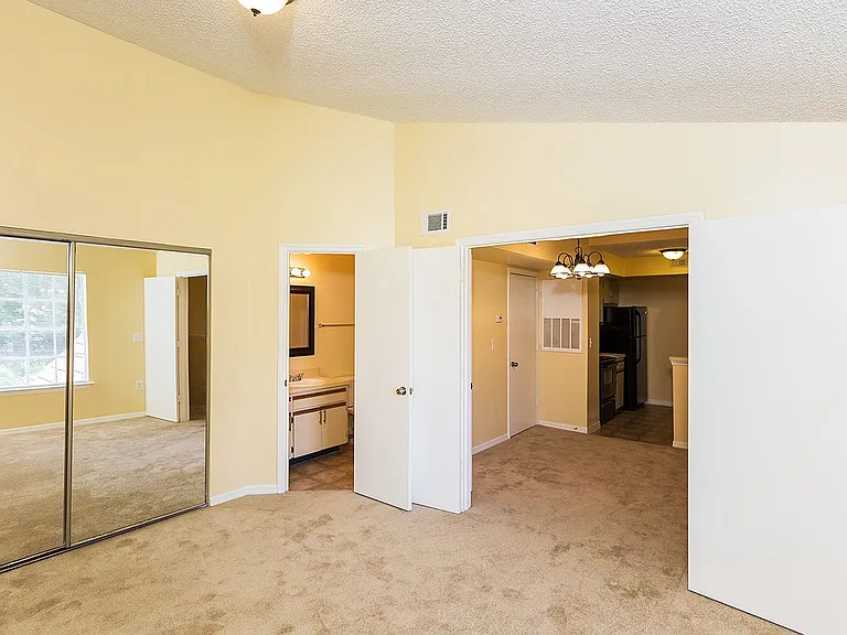 437 Fountainhead Cir #280 — Photo 7