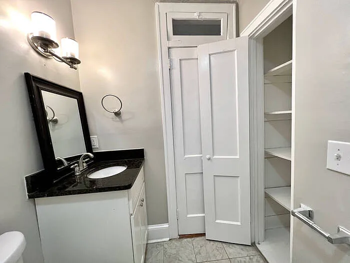 319 Howard St — Photo 36
