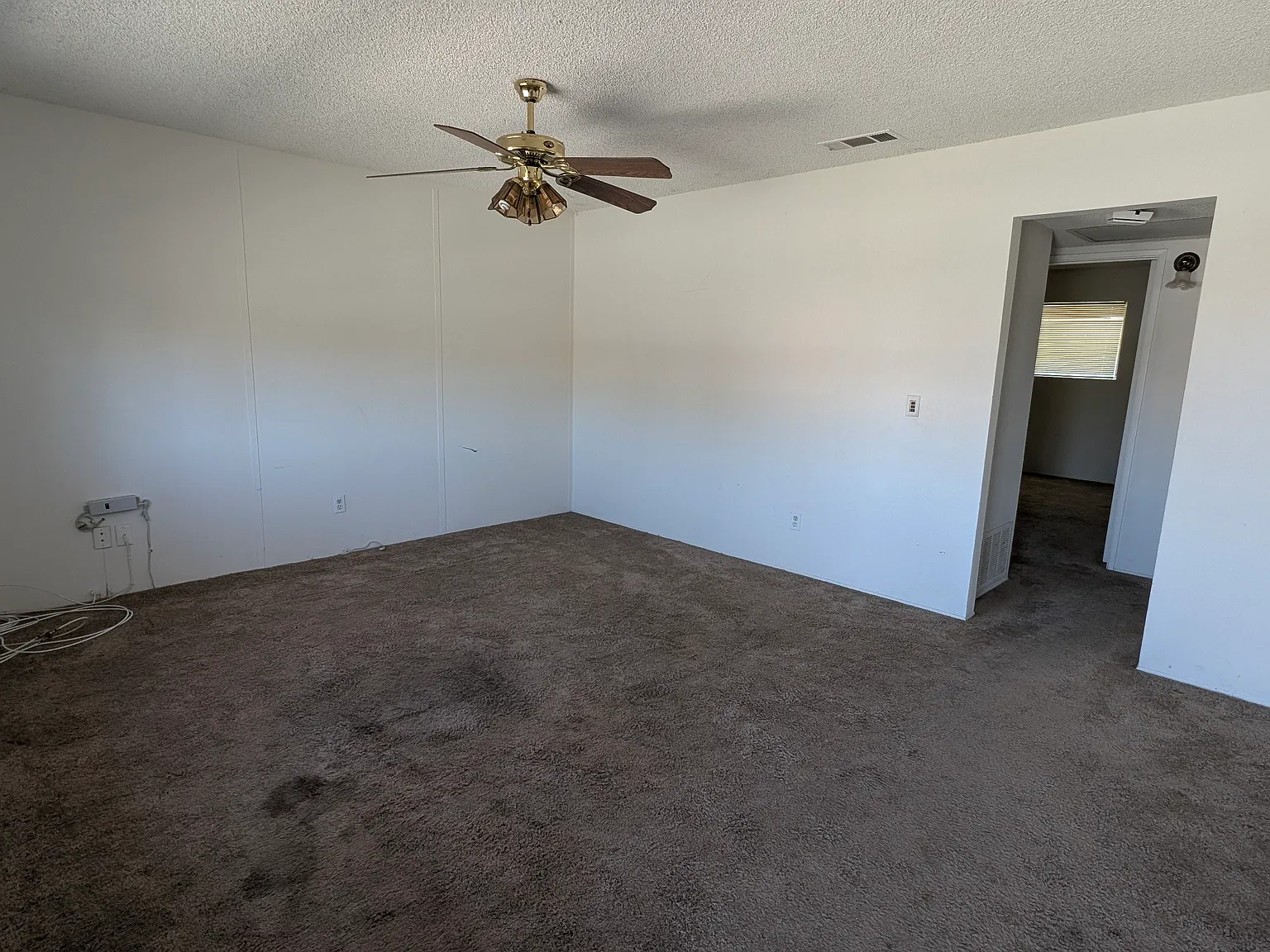 2 bed, 827 sqft, $1,950 — Photo 2