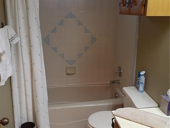5th image of 907 Palm Dr