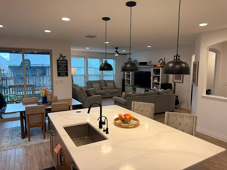 814 Pamplona Ln — Photo 12