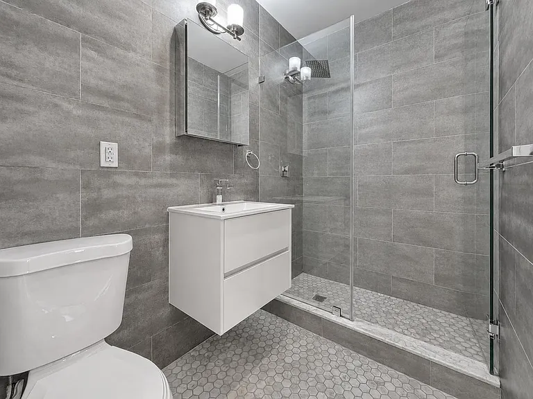 941 Washington Ave #317 — Photo 3