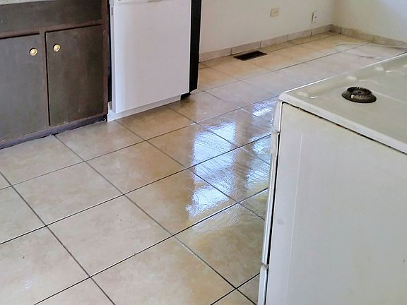 Spacious eat in kitchen