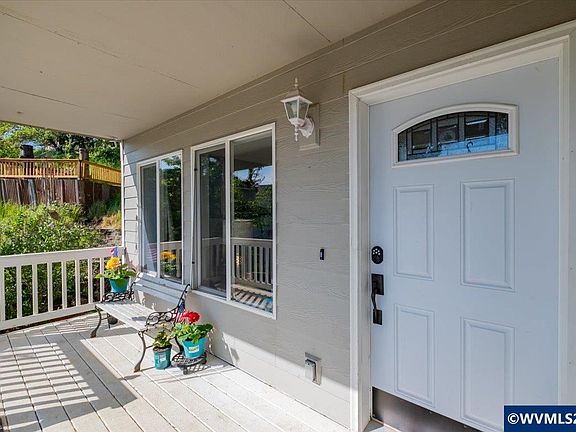 2nd image of 408 NE Box Ct