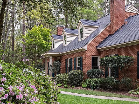 2nd image of 1406 Doris Circle