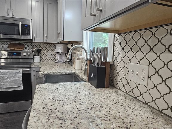 2nd image of 40 Brentwood Dr