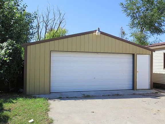 2nd image of 856 Singletree Ln