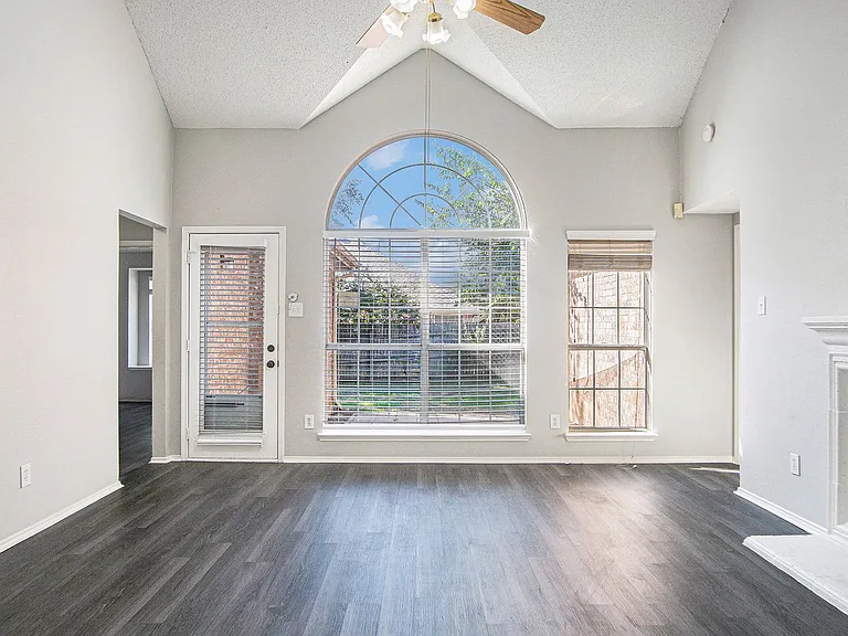 4600 Paloverde Dr — Photo 8