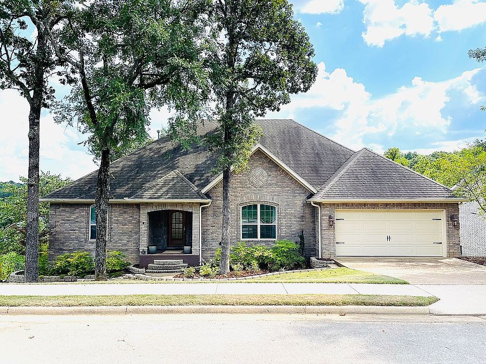 1st image of 853 W Foothills Dr