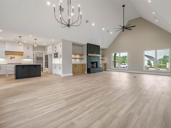 5th image of 5403 Woodland Park Dr