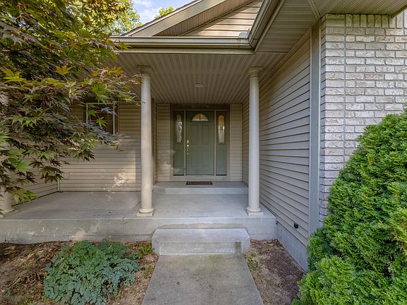 3rd image of 3482 Whispering Woods Dr