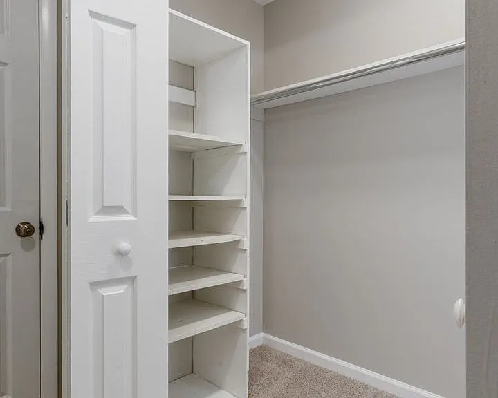 400 Derby Ln #2 — Photo 25