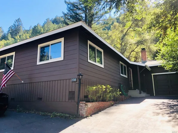 2034 Redwood Dr, Healdsburg, CA 95448