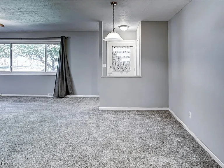 7660 Holly Dr — Photo 3