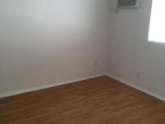 5th image of 4836 Rosewood Ave APT 5