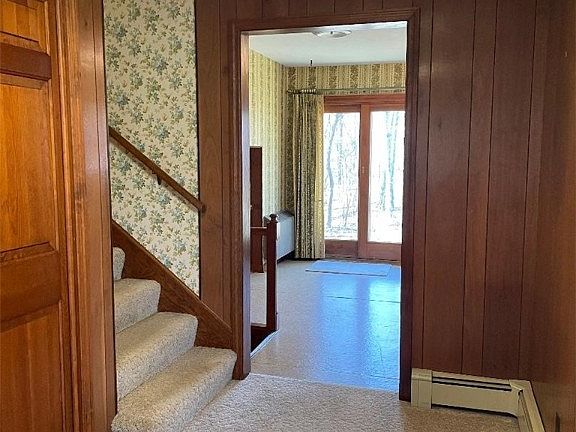 3rd image of 6837 Knollcrest Dr